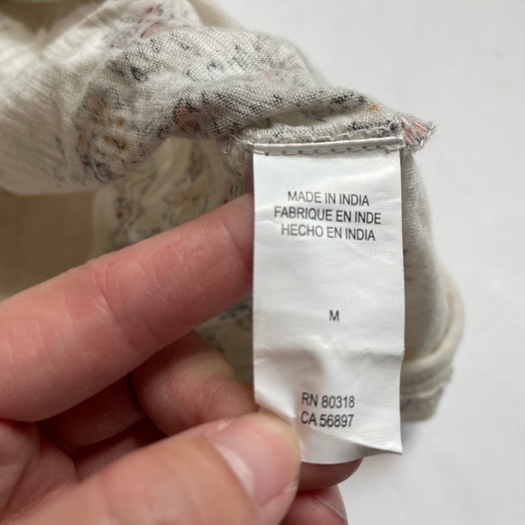 Lucky Brand Ditsy Floral Top M Crochet Neck EUC M Cream Neutral Boho Bohemian - Picture 14 of 16